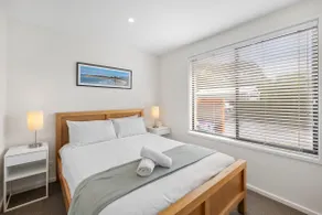 Superb Esplanade Beach House 8 - Image 5