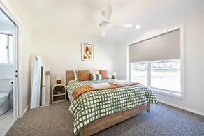 Modern Retreat | Near CBD, 4BR Comfort - Image 2