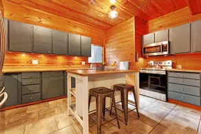 Charming 3BR with Hot Tub Balcony & Wood Stove - Image 5