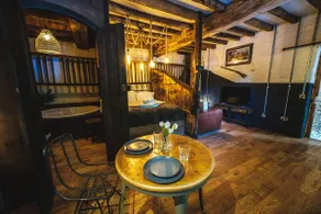 The Shergar Suite - Rustic Couples' Retreat - Image 5