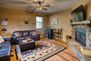 Cozy Cabin in Beautiful Torreon - Image 2