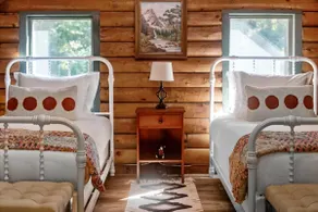 Relaxing 3BR Log Cabin Getaway w/ Firepit in Stowe - Image 3