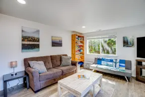 Rockaway Beach House - Walk to Ocean! - Image 5