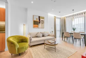 London Magic Awaits | 2BR Flat - Image 2
