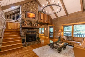Blackberry Creek Cabin - Image 4