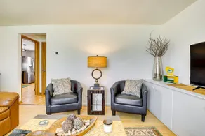 < 1 Mi to Lambeau Field: Green Bay Home w/ Grill! - Image 5