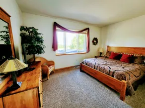 4BR Townhome | Private Hot Tub, 3.5 Bathrooms. Spa - Image 3