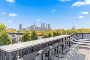 Luxury 1BD Gym, Rooftop, Street Parking by DT, UMN - Image 3