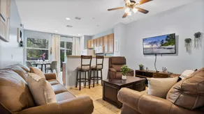 Family Friendly Townhome Near Attractions - Image 2