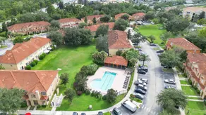 Family Friendly Townhome Near Attractions - Image 3