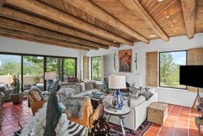 Stunning Views, Southwestern Elegance - Image 2