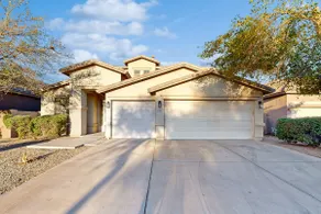 Hot Tub & Game Room: Poolside Paradise in Phoenix! - Image 3