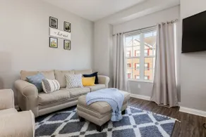 Golden Dome Getaway<>Townhome 1.5 mi To ND - Image 3