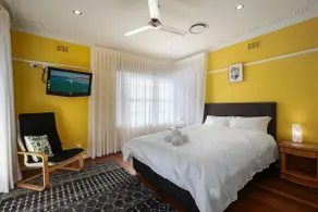 White Beach - Main House - Image 5
