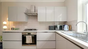 Modern Apex Flat /Sleeps 3/ King Bed/ Parking/WiFi - Image 2