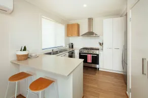 Northside Townhouse Geelong - Image 2