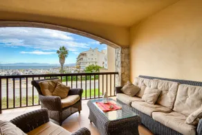 Vacation rental apartment with pool c - Image 2