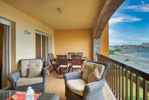 Vacation rental apartment with pool c - Image 3
