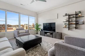 Stylish 2 bedroom with Pool and Hot Tub - Image 4