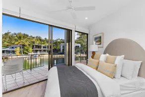 Two Bedroom Riverfront Mid-Level, 350m to Beach - Image 3