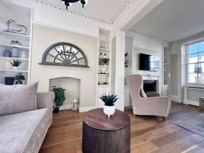 Beautiful 5-Bed Regency Home in Montpellier - Image 3