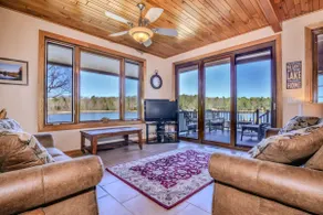 Eikedahls' Shoreview Cottage - Image 3