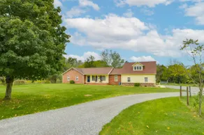 Large Yard & Basketball Hoop: Murfreesboro Home! - Image 3