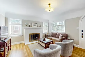 Charming 2BR | W/D | Wifi | Near Ferry - Image 2