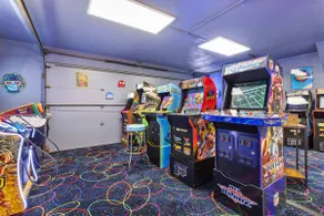 Andy's House *hot tub* *arcade* *theatre* - Image 4