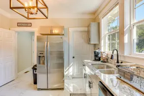 3 Mi to Dtwn: Memphis Family Home - Image 2