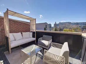 Remodeled 3BR Urban Retreat w/ Offices & Parking - Image 2