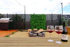 Luxe Retreat with Spa - Near airport & CBD - Image 3