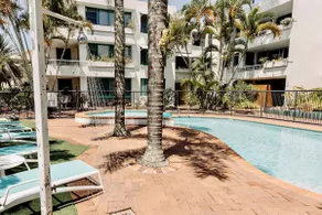 Headlands Beachside Gem - 50mtrs To Toes In Sand! - Image 3
