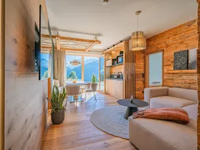 An exclusive retreat with an atmosphere - Image 3