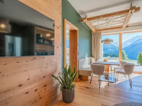 An exclusive retreat with an atmosphere - Image 4