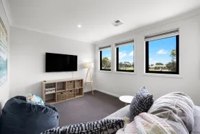Paradise Palms—Modern Coastal Escape with Backyard - Image 4