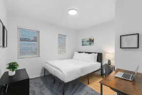 The Cloudbreak Townhome - 88 Walkscore! - Image 4