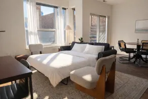 Upscale Apartment Near Lake Michigan · Sleeps 6-7 - Image 3