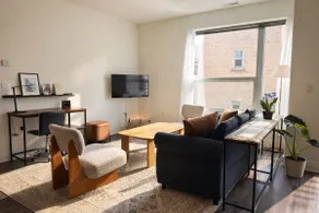 Upscale Apartment Near Lake Michigan · Sleeps 6-7 - Image 4