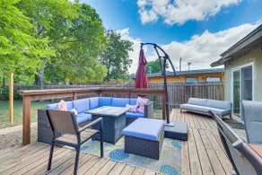 4 Mi to Dtwn Austin: Home w/ Large Fenced Yard! - Image 3