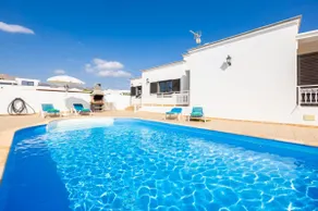 Villa Diama With 3 Bedrooms and 2 Bathrooms - Image 4