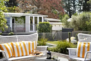 Hillside Cottage - Cosy Fire, Pool, Wineries - Image 4