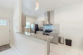 2BDR+Extd Stay Discounts+Central+RemoteWork - Image 3