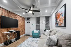 Beautiful home w/ Keyless Entry Near Stadium - Image 2