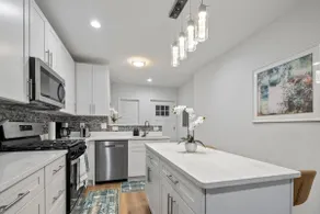 Beautiful home w/ Keyless Entry Near Stadium - Image 3