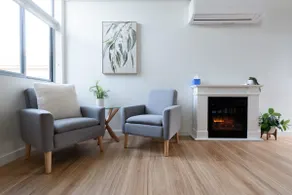 Cosy Riverside Escape with River Views - Image 4