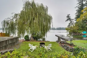 'Lakehouse Living' Waterfront Retreat Near Tacoma - Image 3