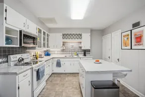 Historic 3br In Third Ward | Walk to Uwec - Image 4