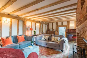 Masketts Barn sleeps 12 in 6 bedrooms - Image 5
