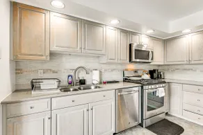Bright Guest House: 15 Mi to Dtwn Baltimore! - Image 2